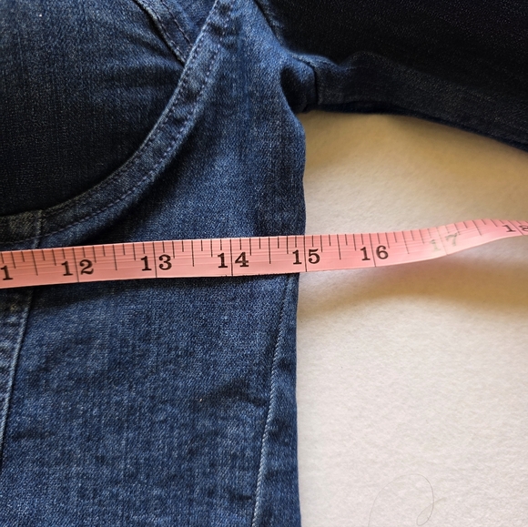 Elegant Blue Denim Crop Top with Puff Sleeves - Picture 3 of 7